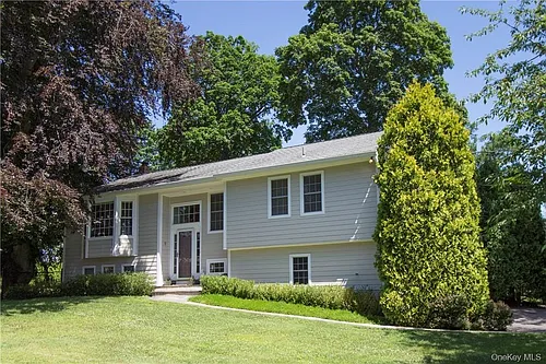 9 Franklin Ave Photo 1