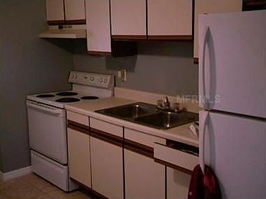 4th image of 15540 Chamberlain Blvd #B