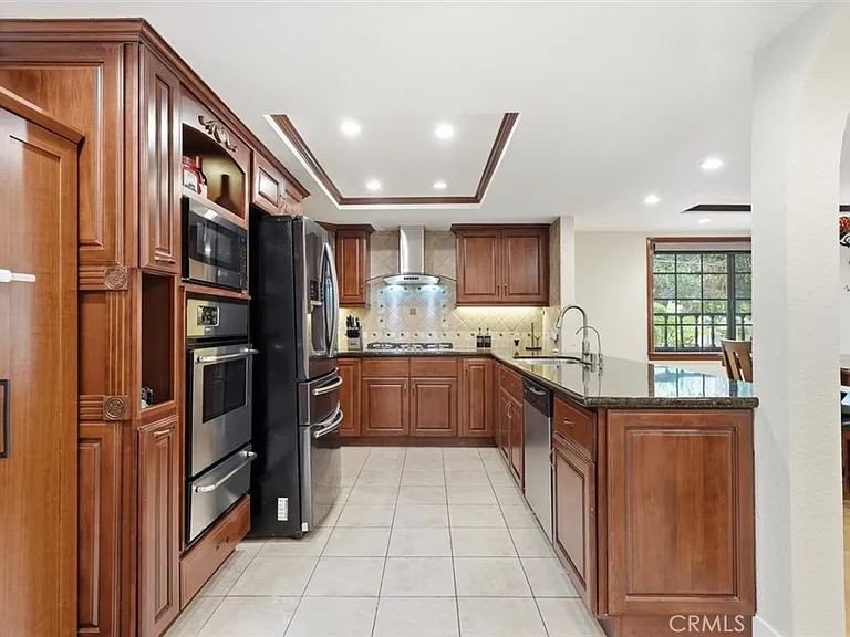 227 S Irena Ave — Photo 17