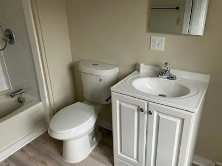24 Main St #2 — Photo 9
