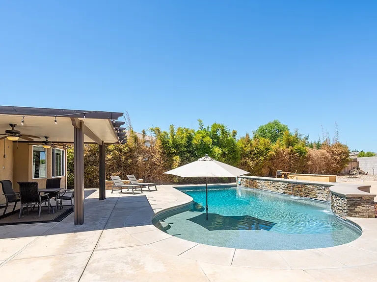 10910 Mayacamas Dr — Photo 1