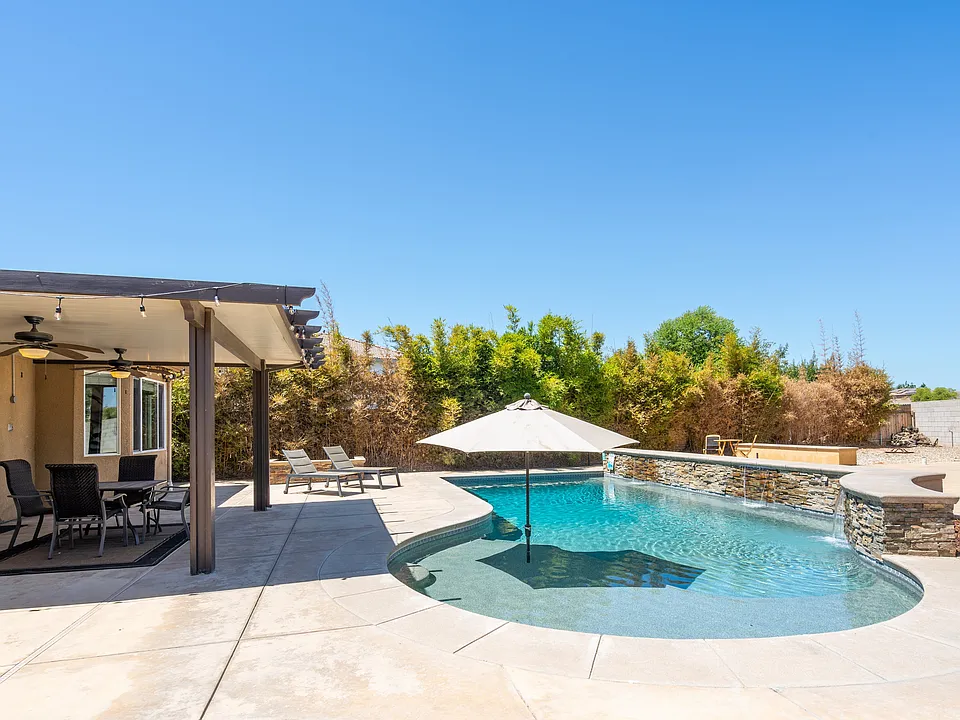 10910 Mayacamas Dr