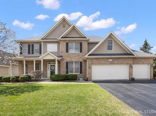 832 Deering Ct, West Chicago, IL
