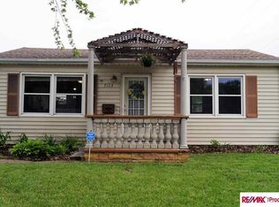 7113 Florence St, La Vista, NE 68128