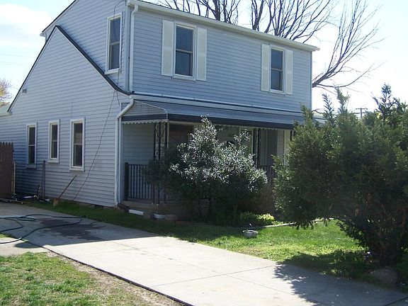 2nd image of 4679 Syracuse St