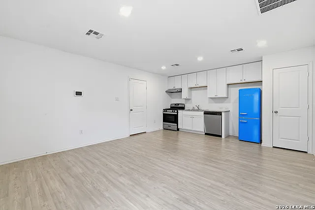 2 bed, 2.0 bath, 741 sqft, $1,295 — Photo 4