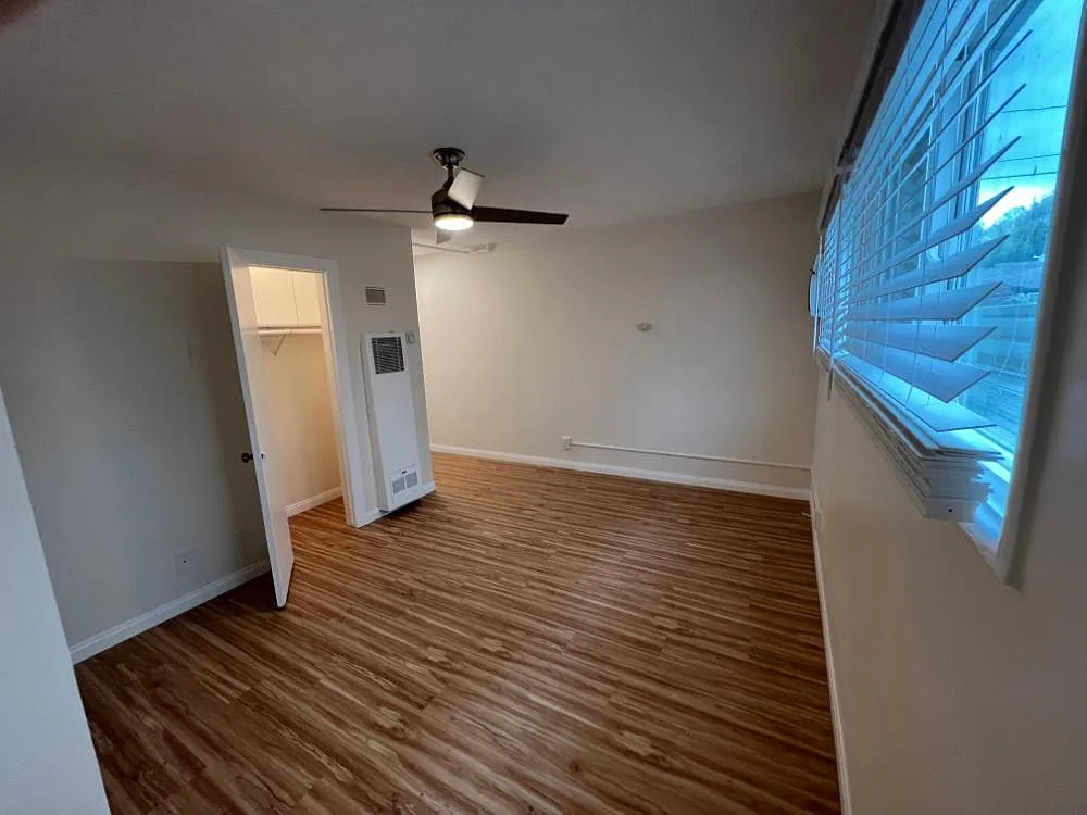 Studio, 200 sqft, $1,245 — Photo 2