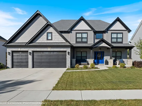 315 White Pines Ln, Oswego, IL 60543