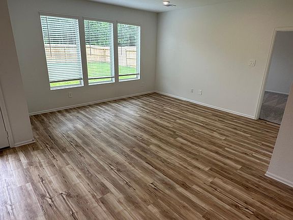 4th image of 31615 Autumn Spur Ln