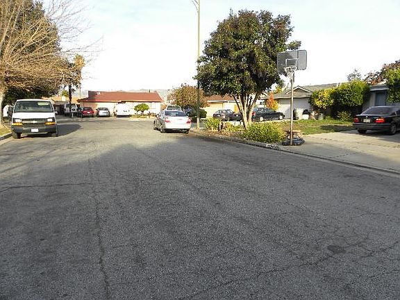 2nd image of 2532 Loomis Ct