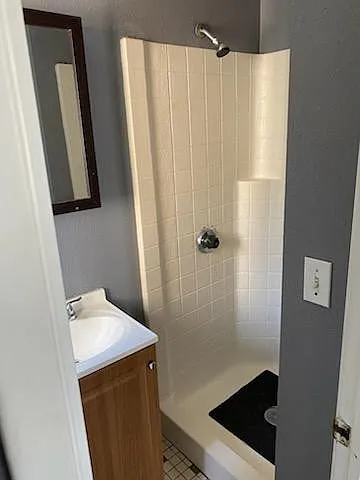 Studio, 300 sqft, $1,600 — Photo 3