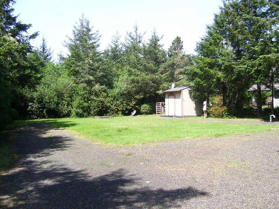 1st image of 641 Woodland Loop NE
