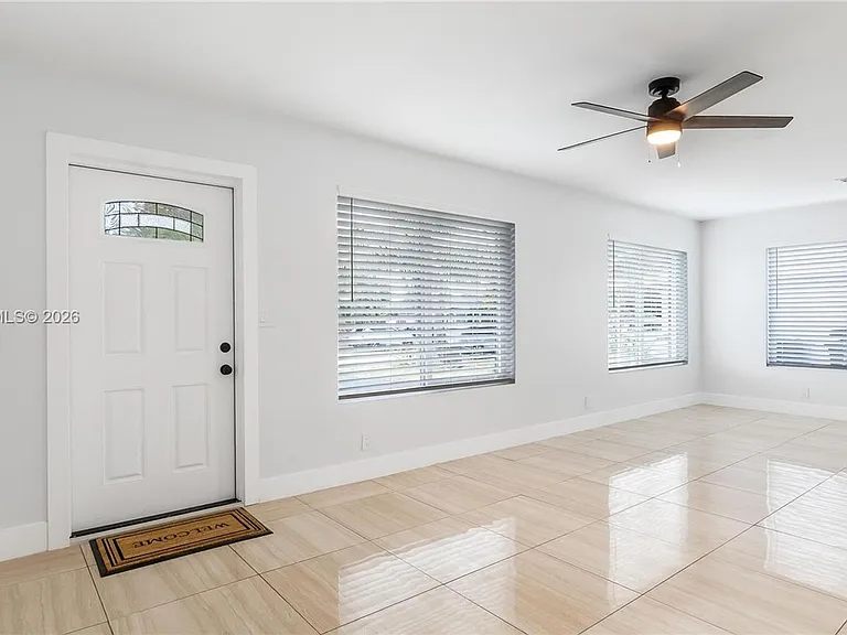 630 SW 28th Dr — Photo 7