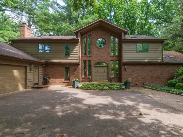 7129 Lakeridge Pl, Kalamazoo, MI 49009