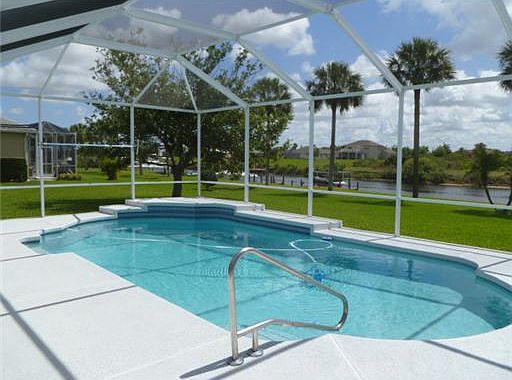 3rd image of 2632 SW River Shore Dr