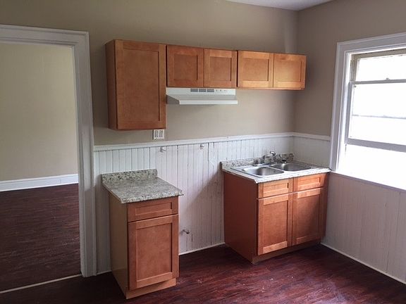 2nd image of 73 Harvard Pl APT 4