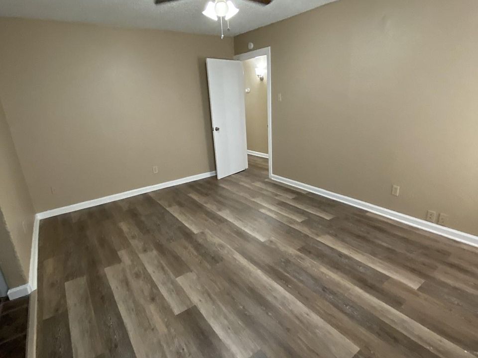 1st image of 2909 Lemmontree Ln