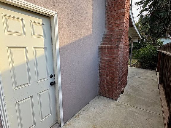 5th image of 1335 W Princeton Ave