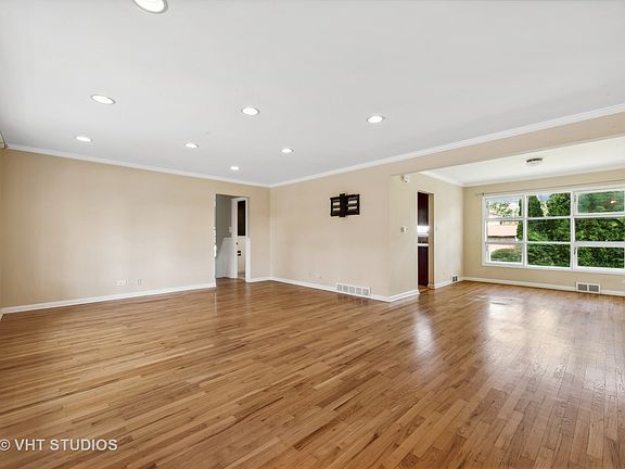 3rd image of 1414 E Gloria Dr
