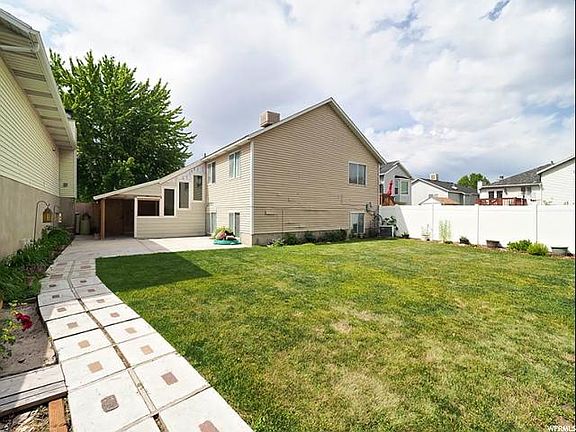 2nd image of 1176 W Brister Dr