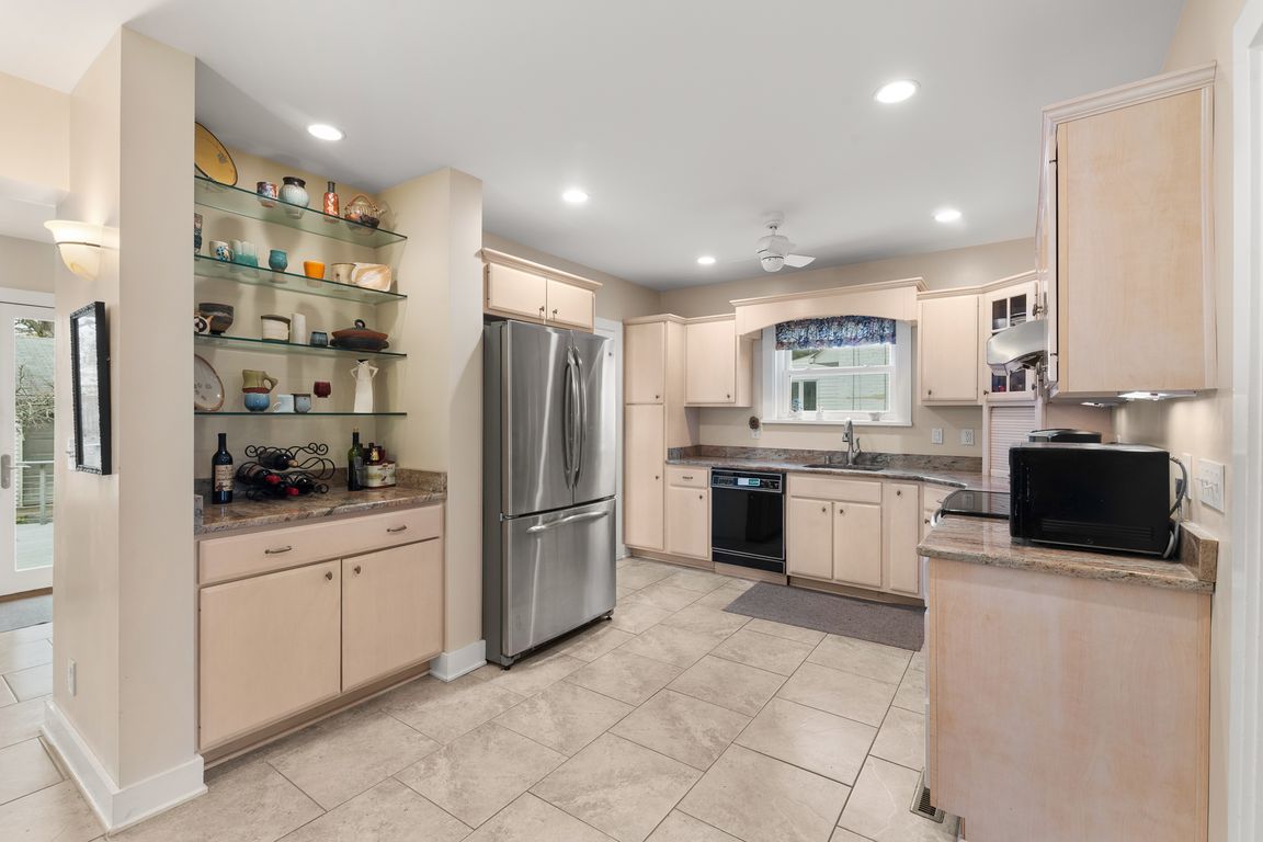 next background image