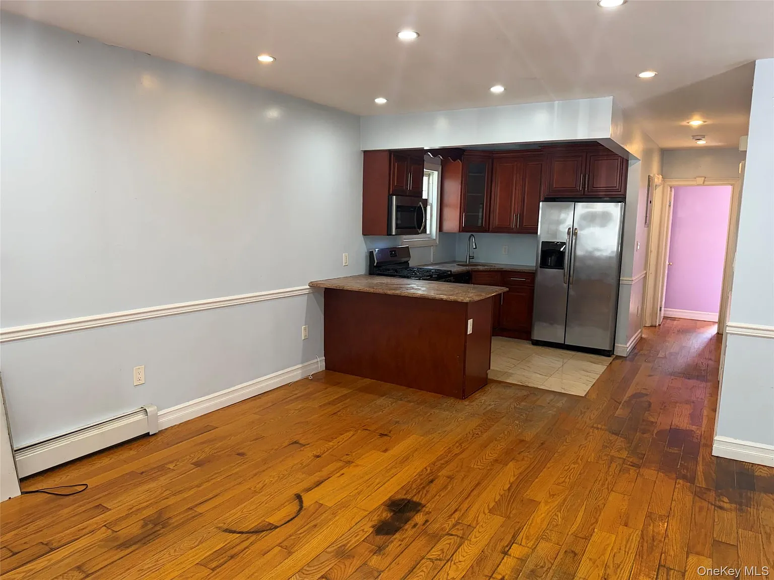 3 bed, 2.0 bath, 1000 sqft, $3,300 — Photo 3