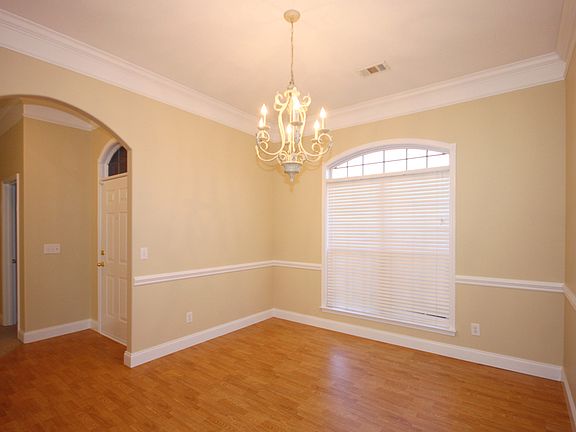 4th image of 222 Cumberland Woods Ter