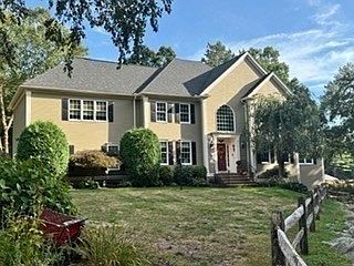 1st image of 5 Blais Farm Rd