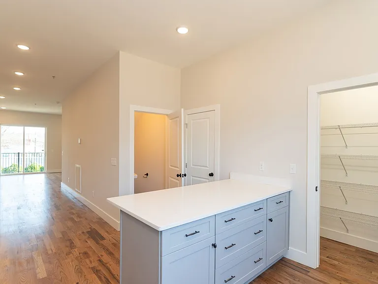 1039 Montague Pl — Photo 10