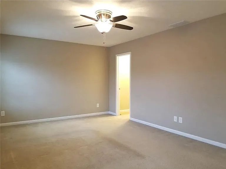 5055 Lake Forest Dr — Photo 21