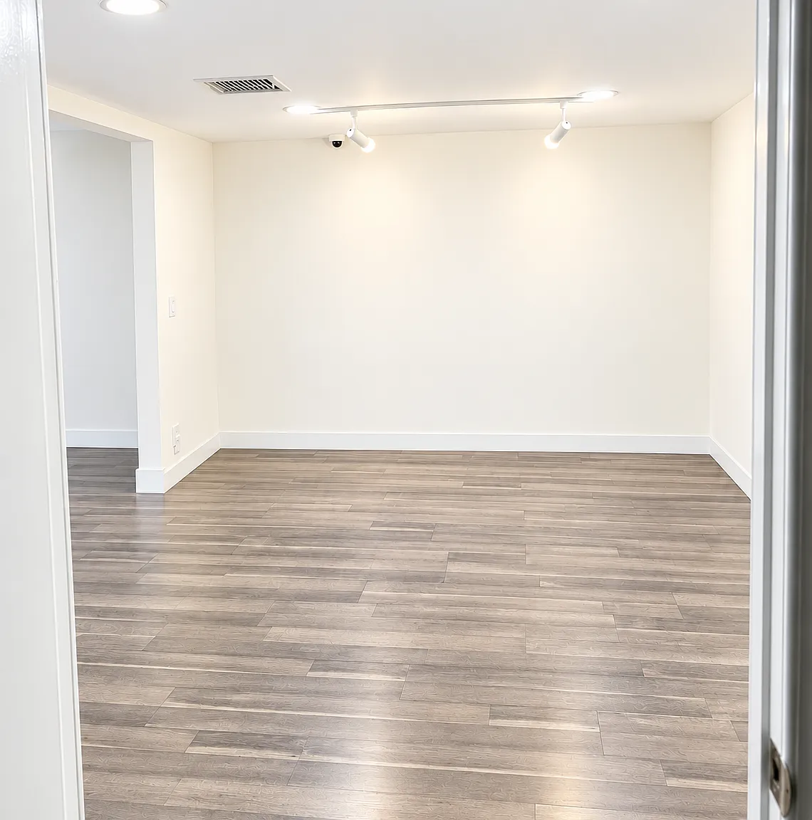 3 bed, $3,500 — Photo 3