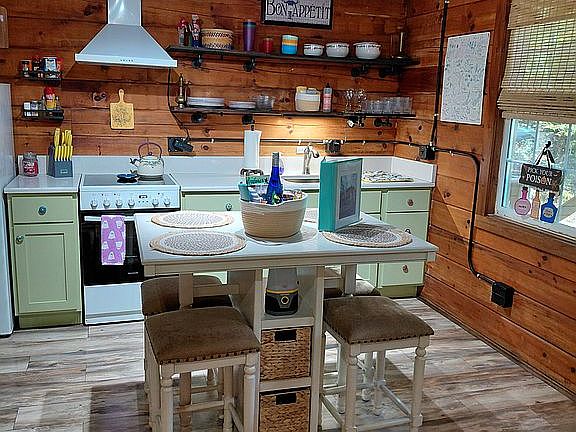 4th image of 142 Heavenly Ridge Rd