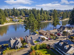 2110 Madrona Point Dr, Bremerton, WA 98312