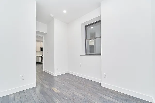 Rented by The Agency | media 11