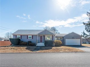 54 River St, Bristol, RI 02809