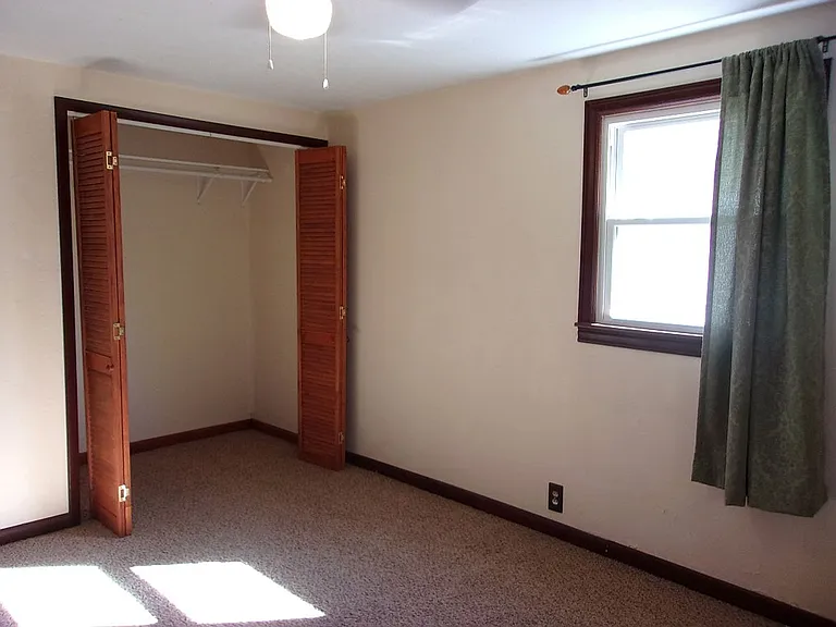 608 Endicott St — Photo 6