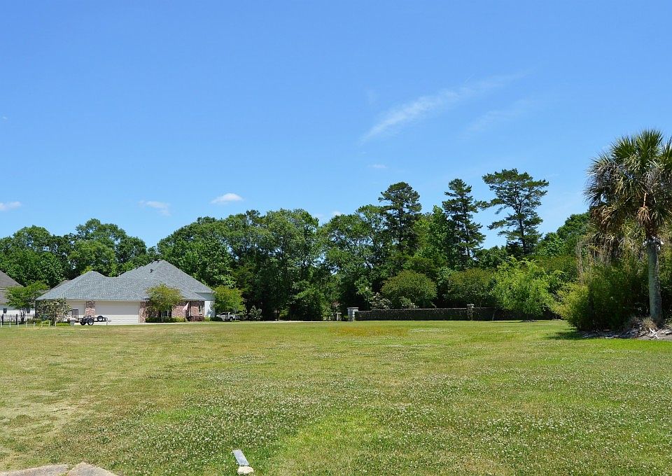 2nd image of 25607 Oakmont Ct