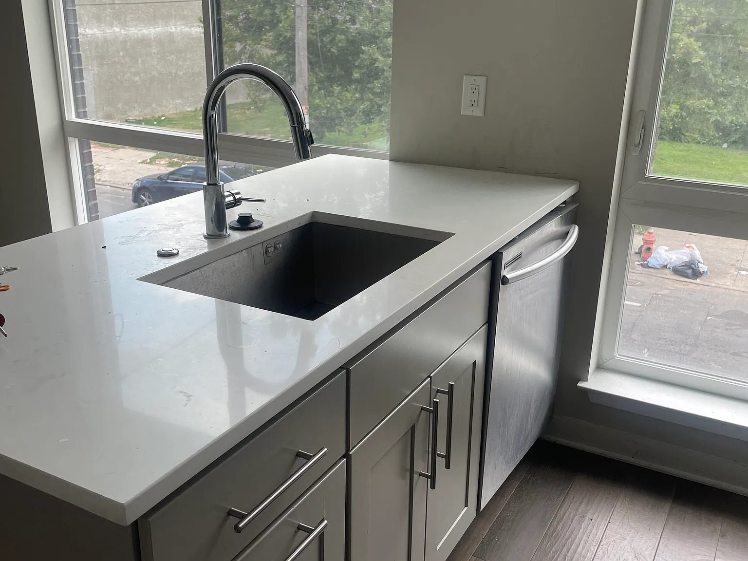 2 bed, 900 sqft, $1,600 — Photo 4