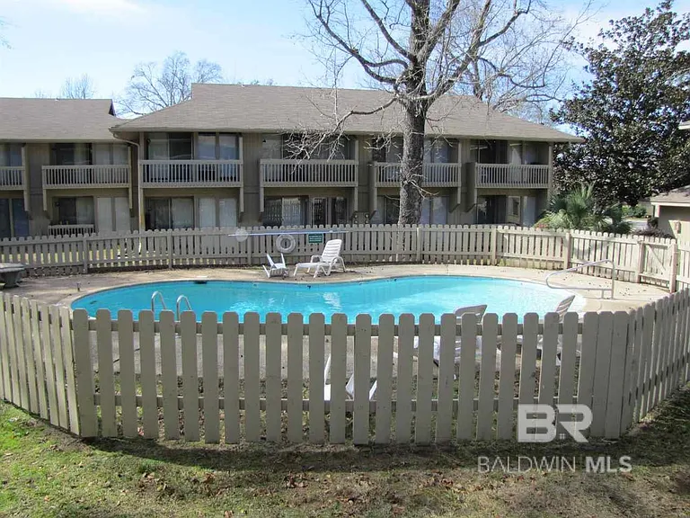 1050 Seacliff Dr N #1050 — Photo 7
