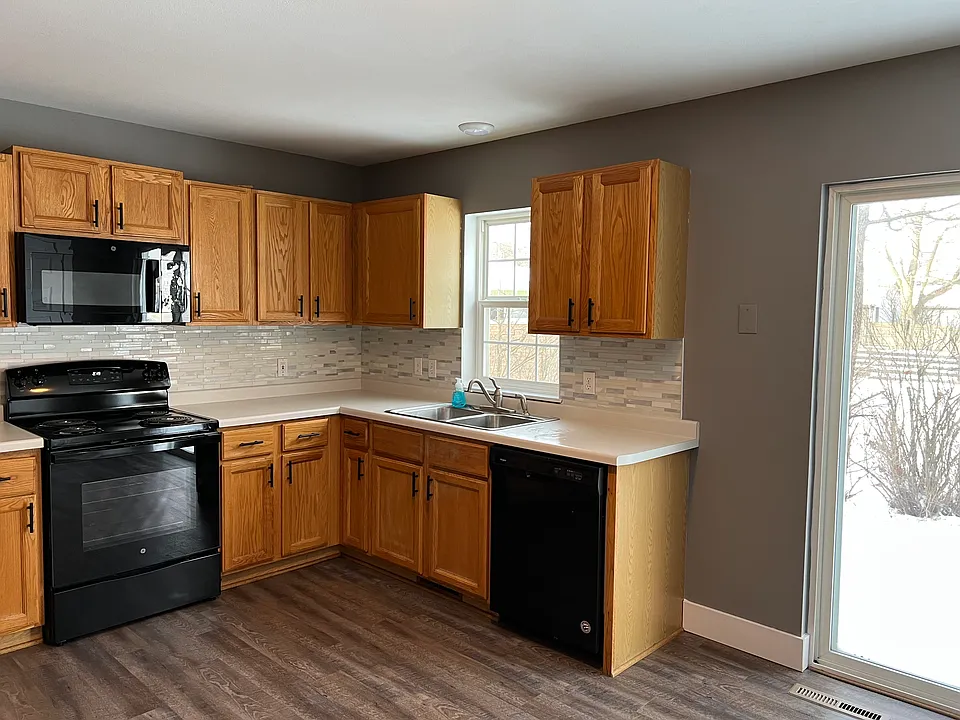 145 Laurie St
