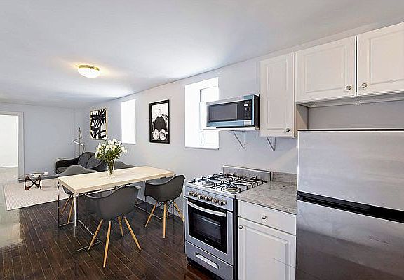 2nd image of 8 Centre Market Pl APT 5