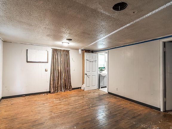 5th image of 805 N Franklin St