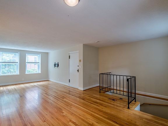 5th image of 2970 S Columbus St APT A2