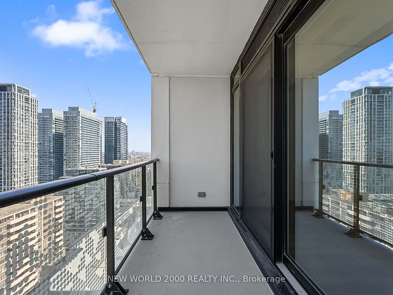 101 Roehampton Ave #2213 — Photo 19