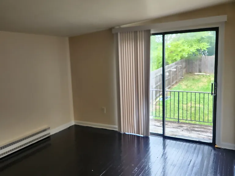 143 Howard Ave — Photo 2