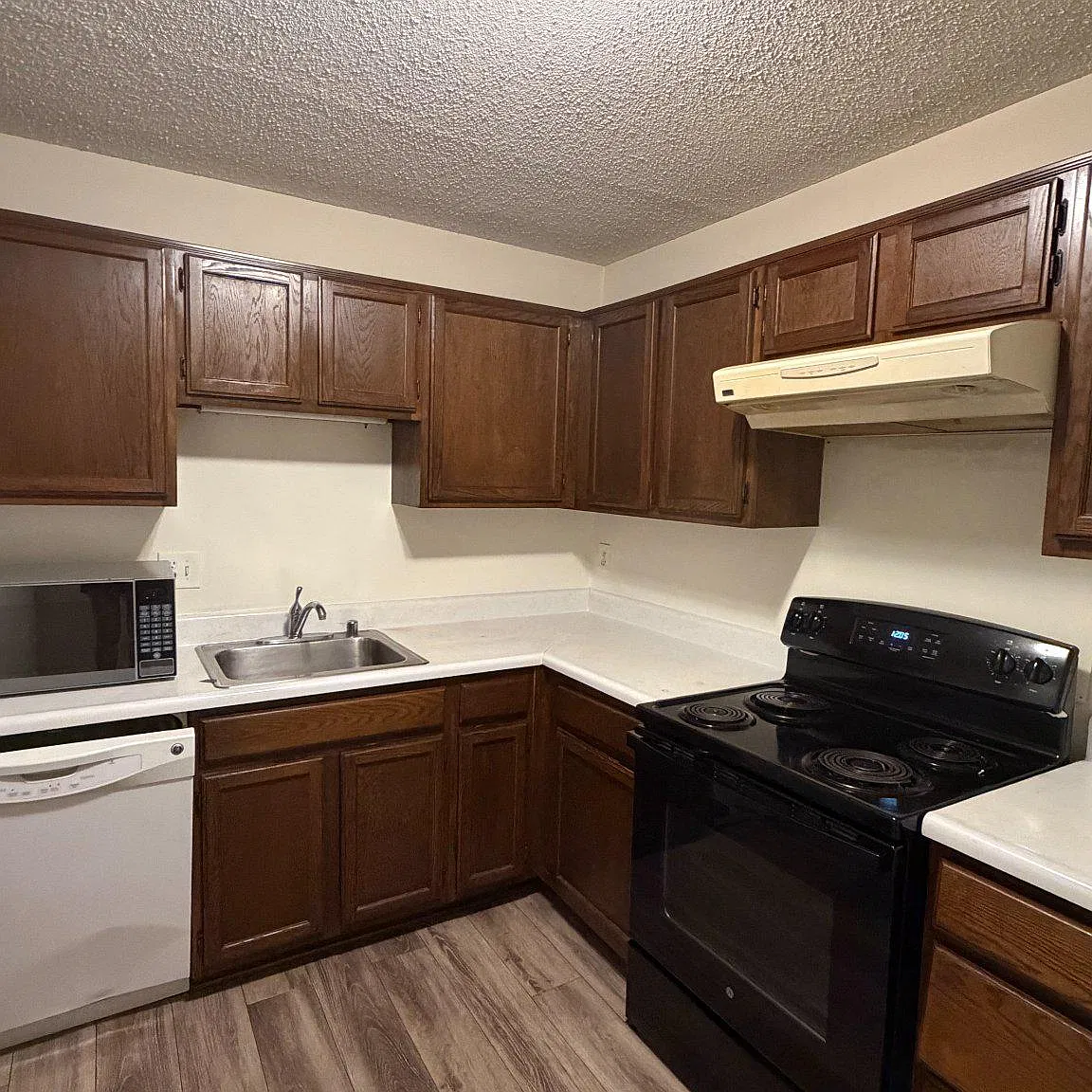 Lifestyle Condo — Photo 4