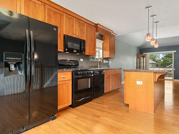 2nd image of 1311 Hosmer St