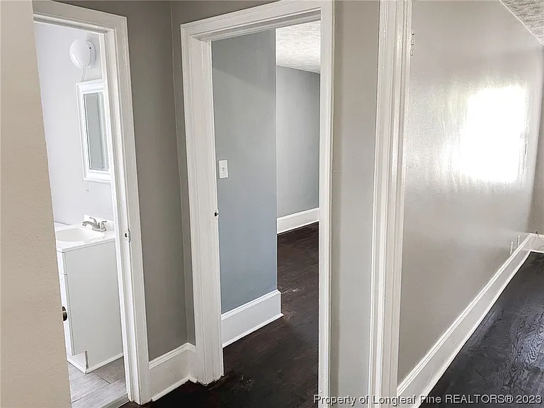 210 E 16th St #1 — Photo 11