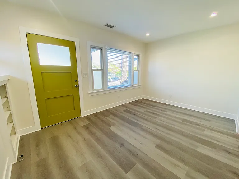 421 S 5th St — Photo 3