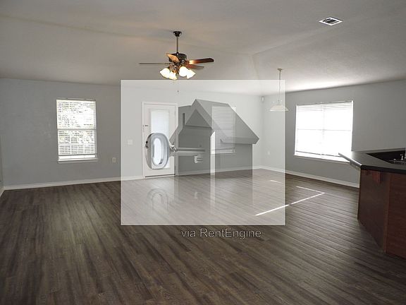 4th image of 2310 Tall Oak Dr